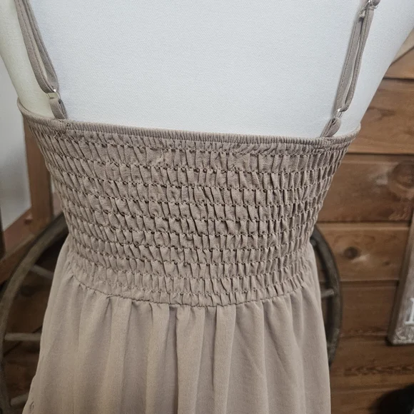 Popular 21 Tiered Midi Dress - Picture 6 of 8